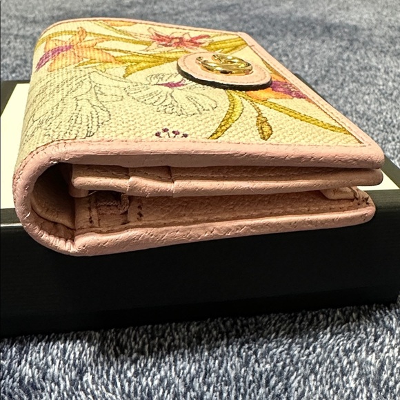 Gucci Floral Canvas Compact Wallet - Picture 4 of 15